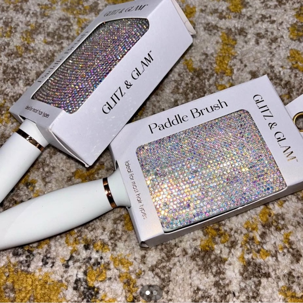 **ONLY 1 LEFT** LIMITED EDITION Glitz & Glam bedazzled Brush -